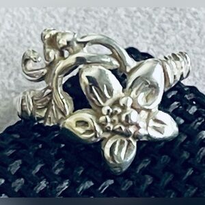 SILVER RING Vine flower design. Size 4 1/2. Patented design by MKS D STERLING C